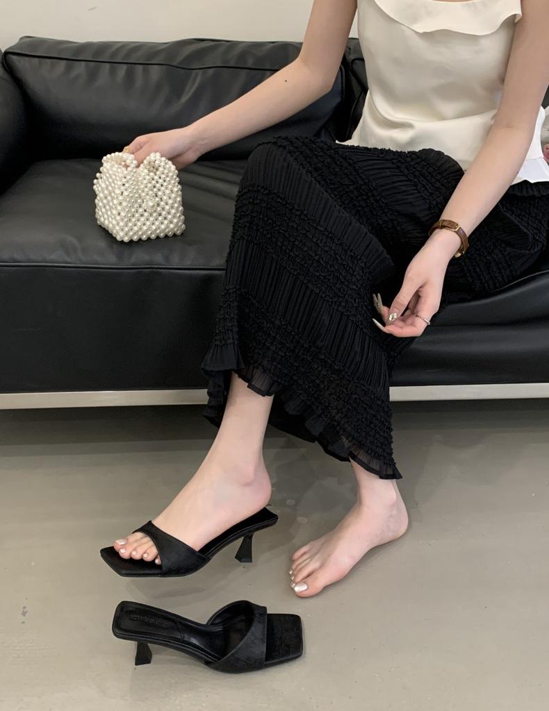 French temperament high-heeled cool slippers wear one-word square head open-toed minimalist style fine-heeled sandals women