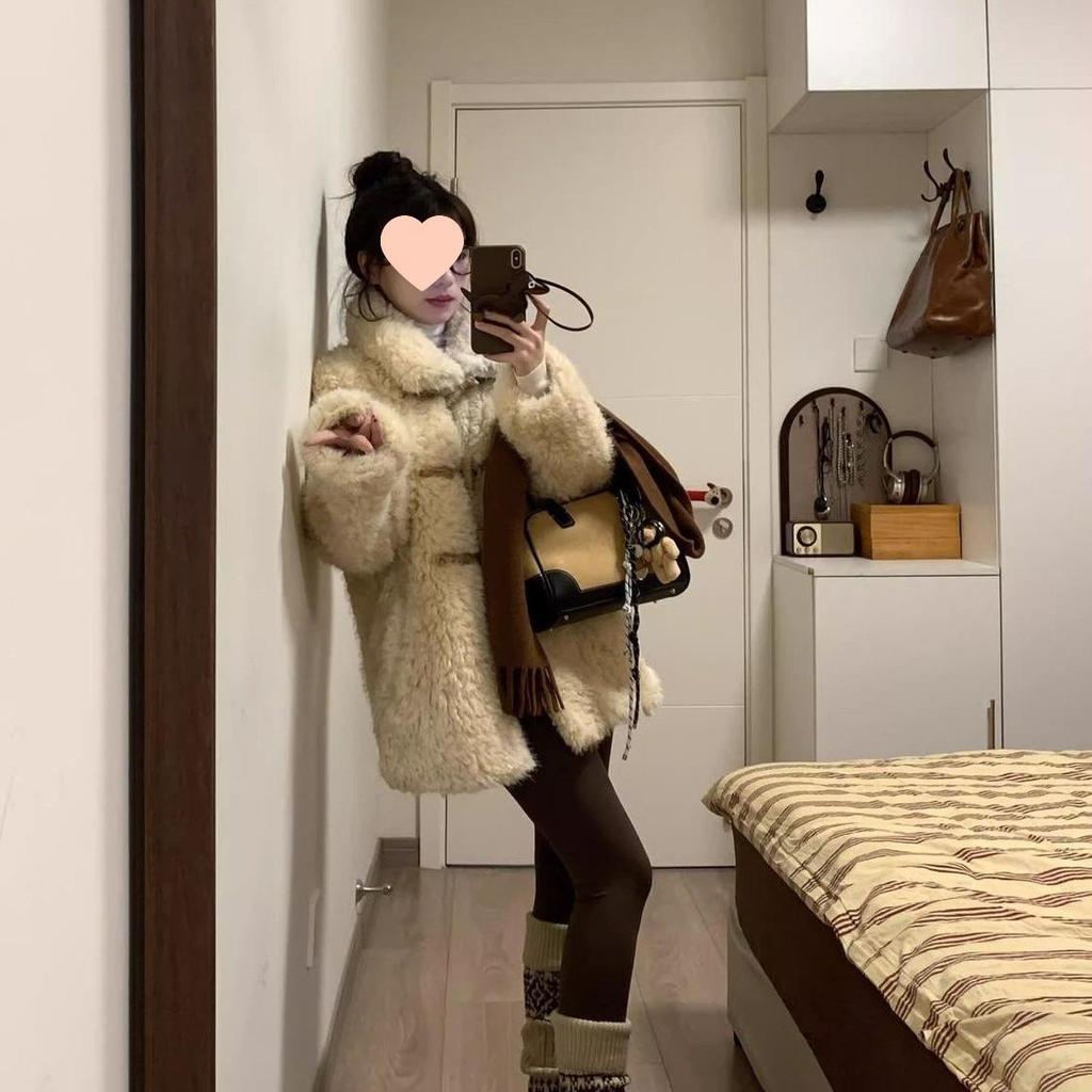 Women's Eco-friendly Horn Button Lambswool Coat - Mid-length, Thickened Fur, 2025 Autumn/Winter Style