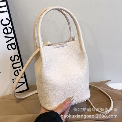 Premium Sense Niche Child Mother Bag Women's Spring and Summer 2025 New Retro Messenger Bag Women's Hand-held Pleated Bucket Bag