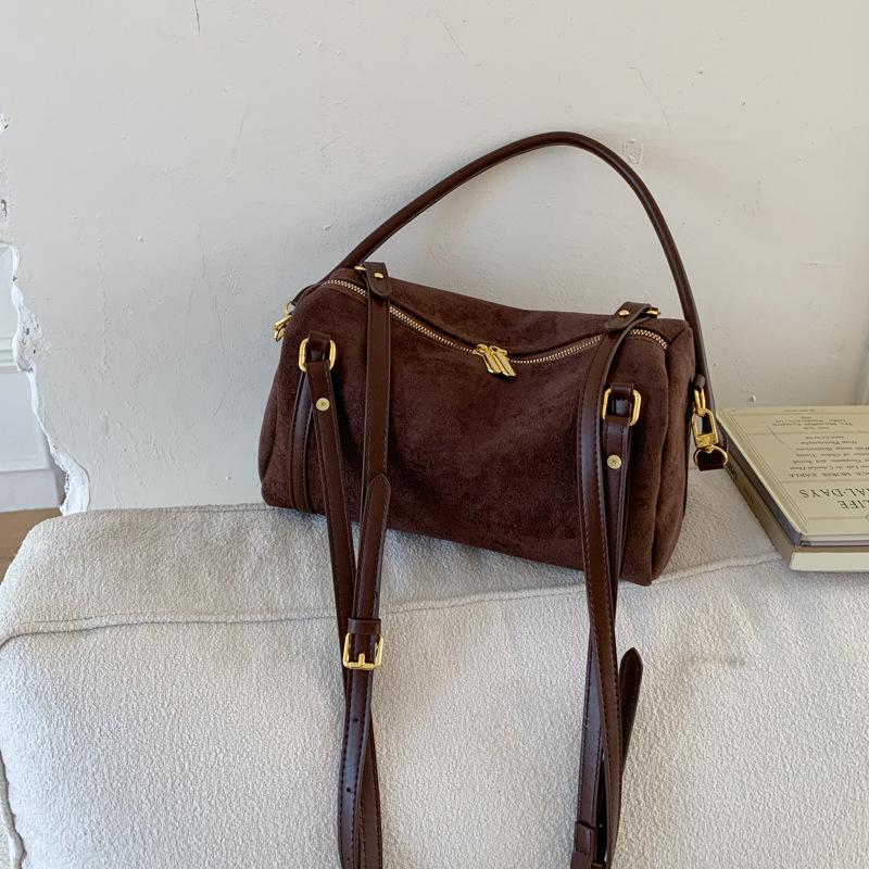 

Европейская и американская ретро матовая сумка-тоут большой вместимости женская 2025 новая сумка через плечо универсальная женская сумка популярная сумка-мессенджер