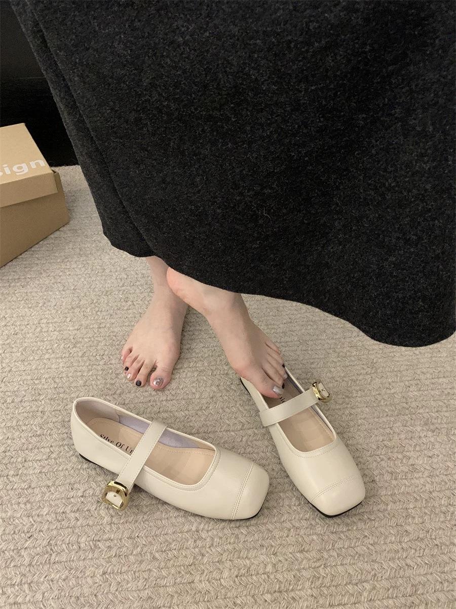 

French light mouth soft surface Mary Jane shoes women s 2025 spring new one-word belt commuter versatile flat shoes women s shoes 39 бежевий