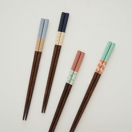 22.5cm Dishwasher-Safe Chopsticks, Made In Japan, Stylish, Japanese Pattern, Non-Slip, Lightweight Wooden Chopsticks for Couples, Colorful, Gift, Pres