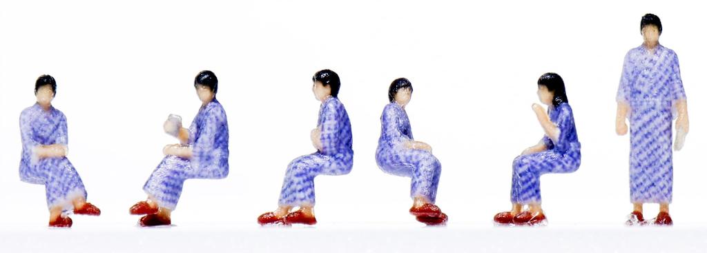 KATO N Gauge Sleeper Train Passenger Relaxing in Yukata Diorama Supplies 1 24-1201