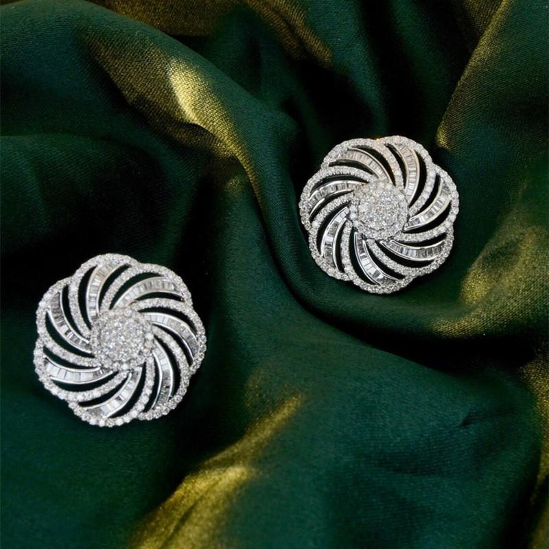 Exquisite durchbrochene Ohrringe mit Blumen für Frauen Silberfarben Brillante Zirkonia-Accessoires Wirbelform Ohrstecker Schmuck