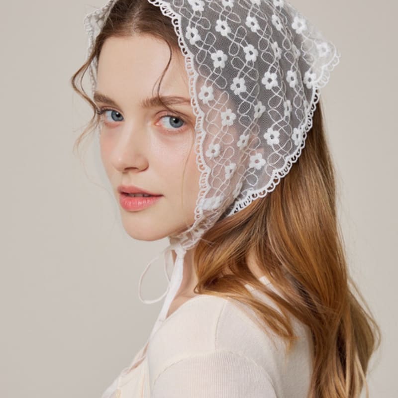 

LILYKORI Flower Lace Scarf Kerchief White
