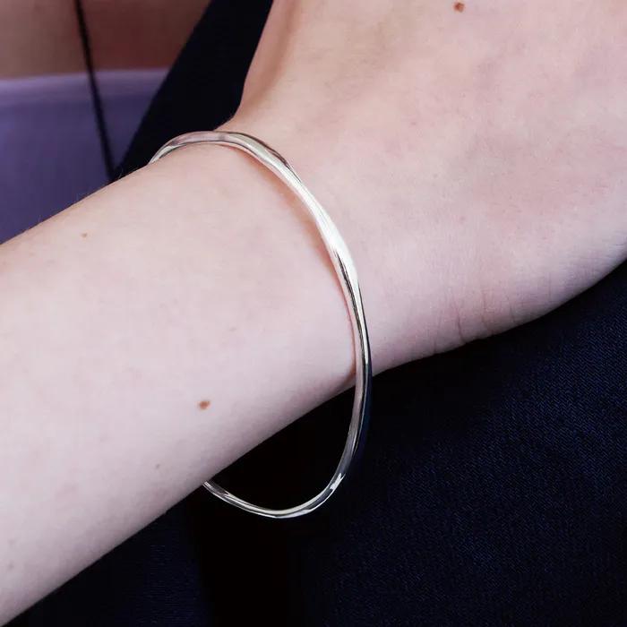 AT015 AFTER WAVY BANGLE