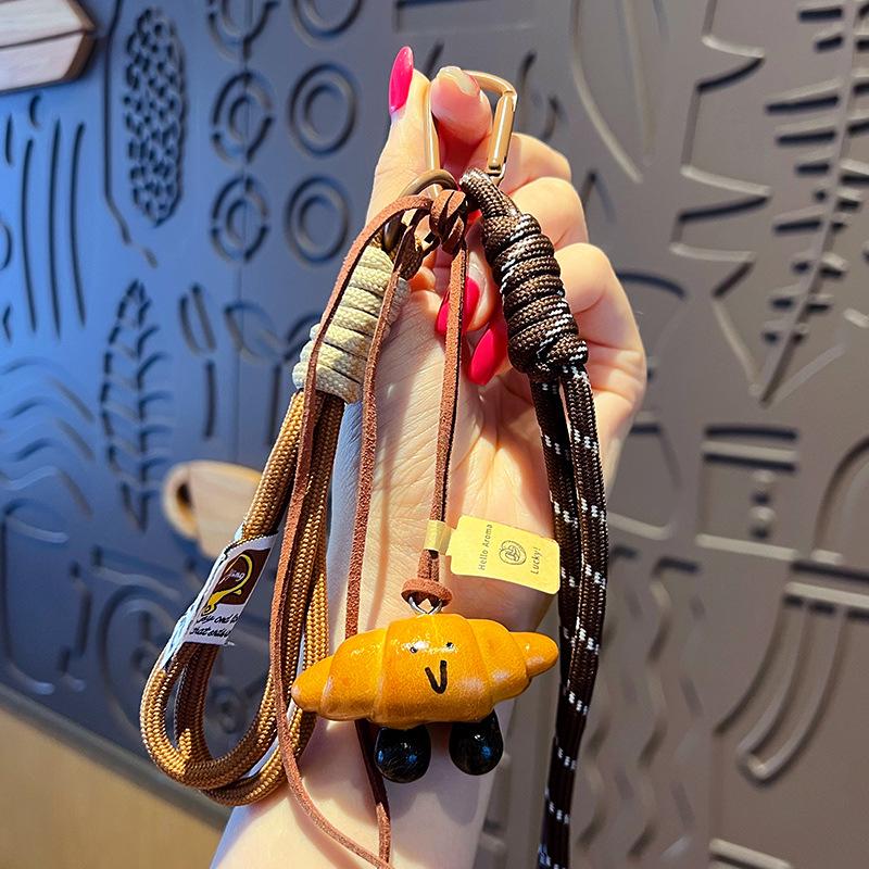 Creative Miu-Style Lye Bread Keychain: Cute Handcrafted Couple Pendant, Small Gift