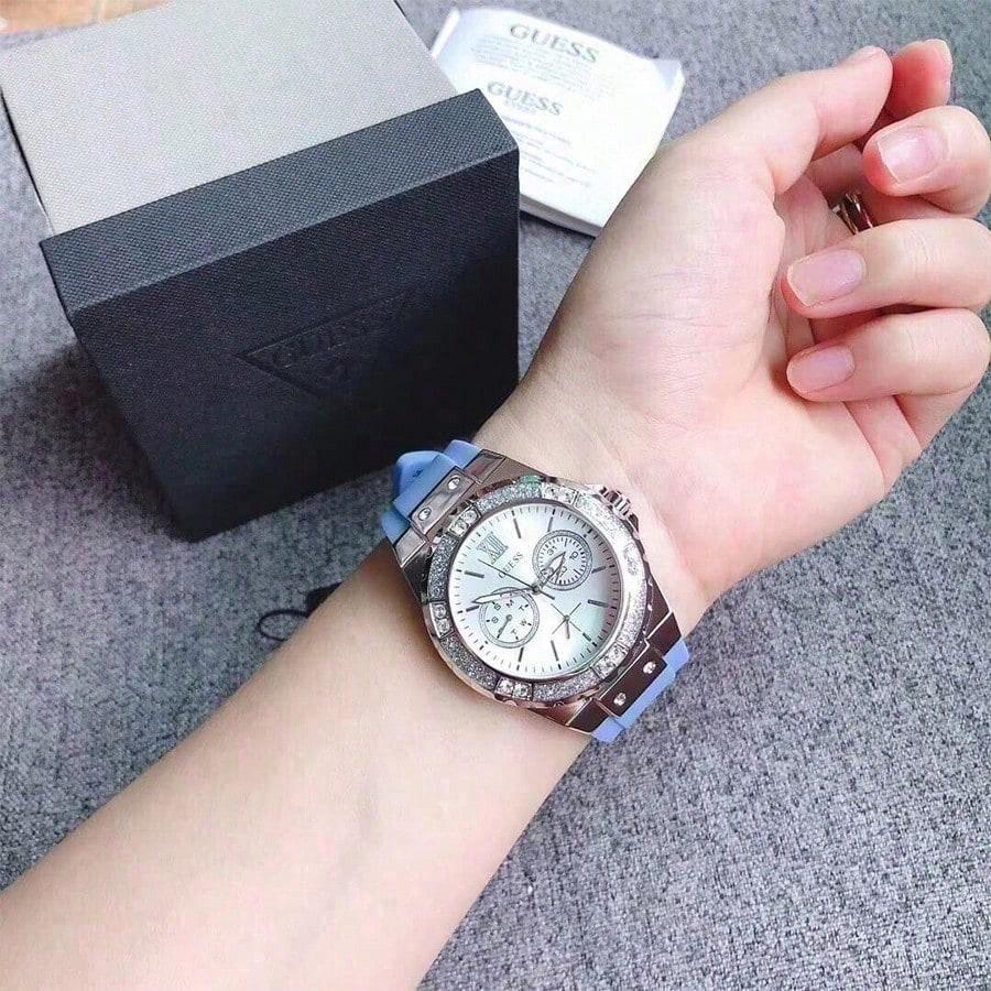 

Guess Ladies Quartz Watch - Stainless Steel Case Rubber Strap Daily/Sports Pointer Display W1053L5