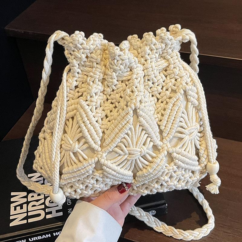 Simple Woven Straw Bag New Fashion Niche Design Crossbody Bucket Bag Seaside Beach Bag