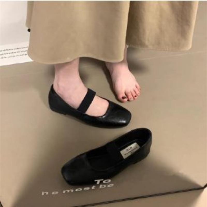 

Новая ретро женская обувь стильная и универсальная, с неглубокой стелькой, которая дополняет образ. 40 чёрный