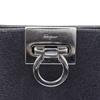 Salvatore Ferragamo Gancini Handtasche DX-21 8674 3WAY grau Geprägtes Leder Damen Gebraucht