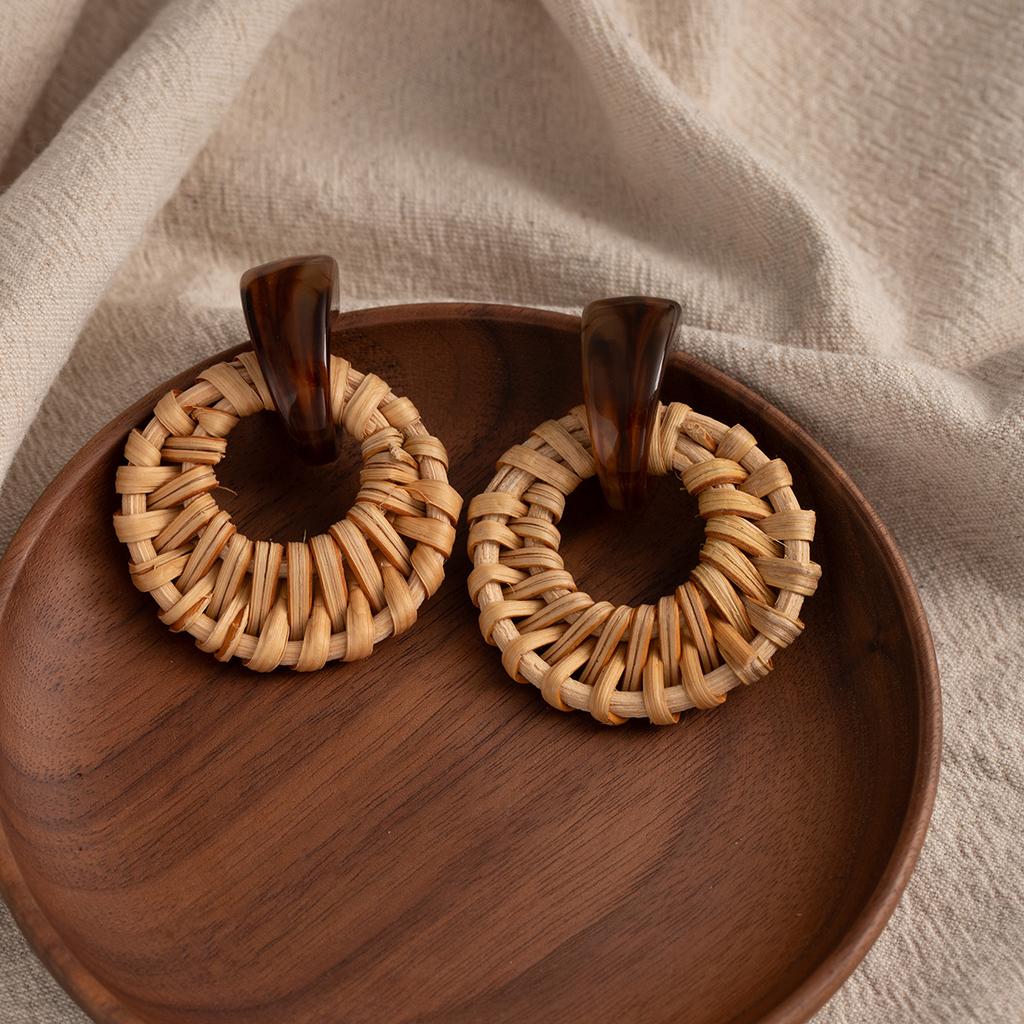 Bohemian Long Woven Hollow Circle Stud Earrings, High-End Exaggerated Earrings, Fashionable And Unique Temperament Earrings.