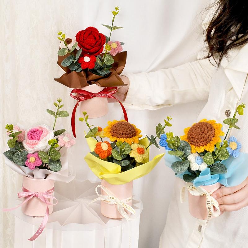 Crochet Puffs Rose Bouquet Finished Product Handmade Artificial Flower Decorations Valentine Mother Day Festival Souvenirs Gifts