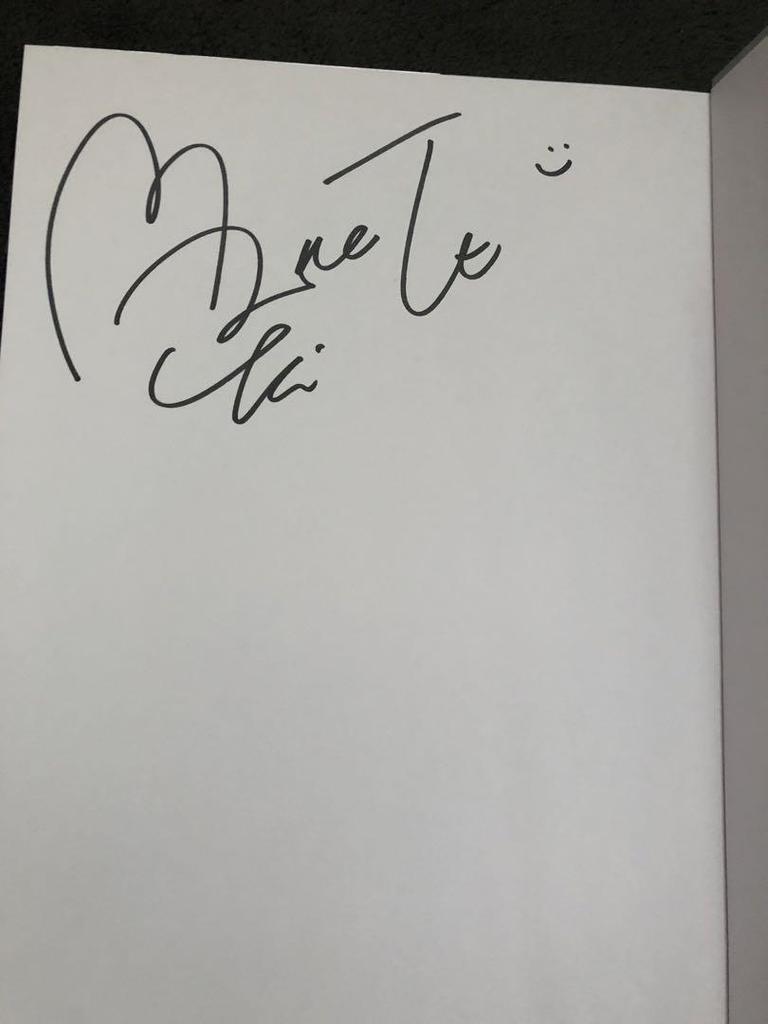 [USED] Mana Takai's first photo book ``I'm Takai. ” Autographed book