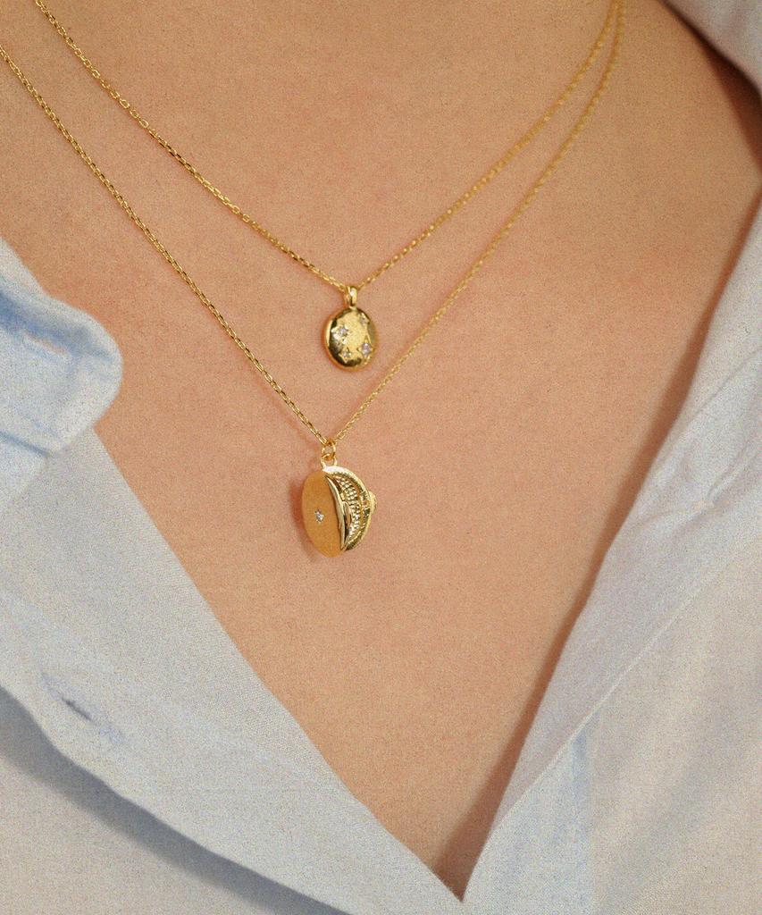 Code.H (Silver 925) Oval Frame Necklace
