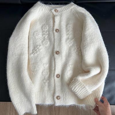 High-end Knitted Sweater Jacket Women's Autumn New Handmade Crochet Flower Outer Cardigan Top Women's Super Good-looking
