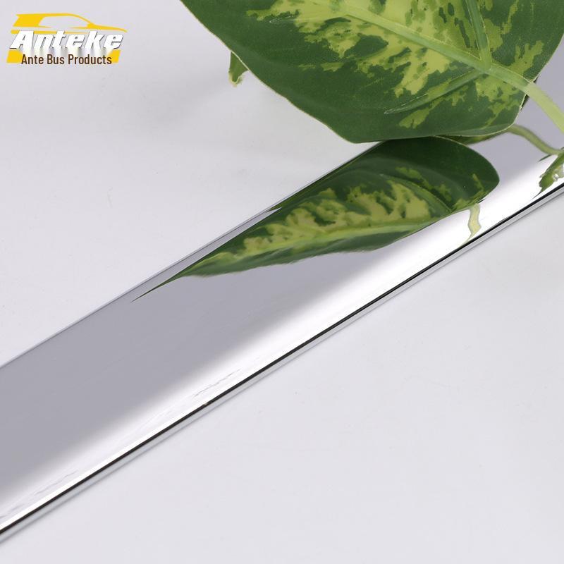 Viano Hood Trim: Front Bumper Grille Accent Strip for 17 Models