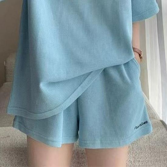 

Trendy Summer Two-Piece Running Set: Loose Fit Short-Sleeve Top & Slimming Shorts for Female Students Blue Shorts Only