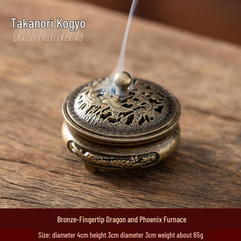 Xiangyun Lotus Incense Burner: Mini Three-Legged Copper Aromatherapy with Porous Boshan Design