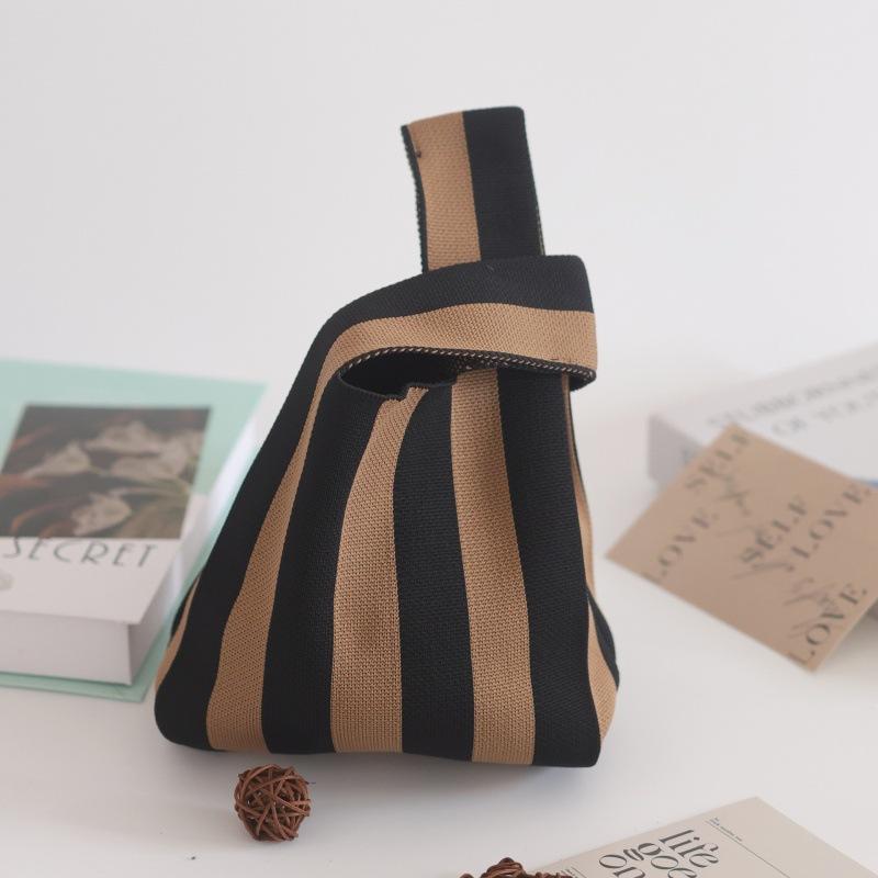 Ins Internet celebrity handbag women's knitted wool bucket bag Japanese and Korean version versatile hand carry casual tote bag box lunch bag