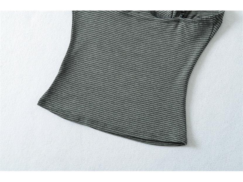 Spicy V-Neck Striped Camisole: Summer 2026 Slim-Fit Sleeveless Crop Top
