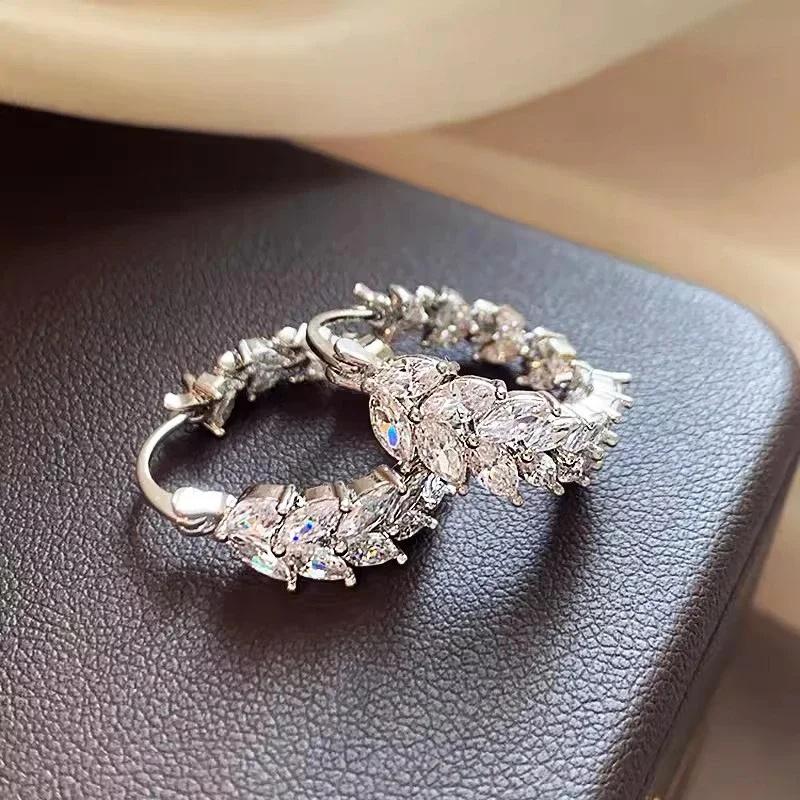 Huitan Sweet Hoop Earrings with Leaf Shaped Cubic Zirconia Graceful Exquisite Wedding Jewelry Chic Daily Female Ear Accessories