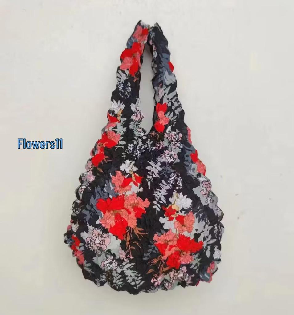 Miura Telescopic Pleated Handheld Bag - Hedgehog Design