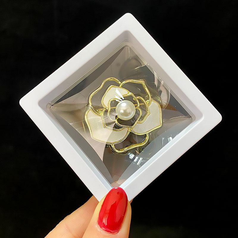 Exquisite Pearl Scarf Buckle: Rhinestone Butterfly Brooch & Bow