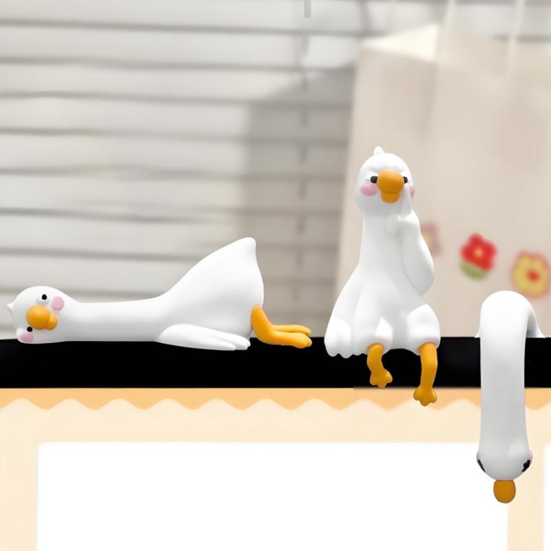 Resin Cartoon Animal Decor For Desk Car Dashboard Tv Monitor Gift Idea Cute 3D Duck Figurine Mini Resin Duck Ornament Playful