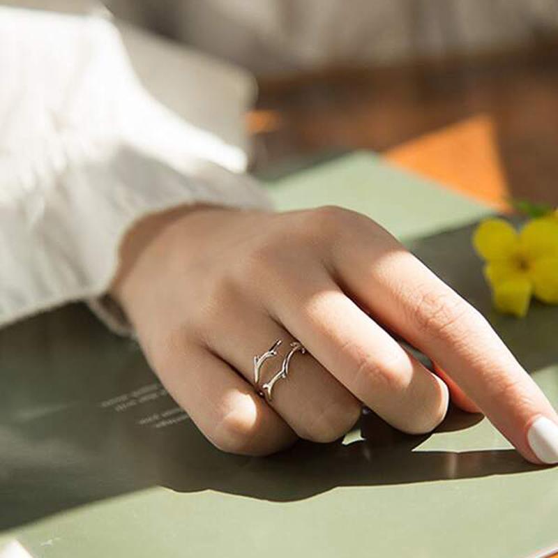 Huitan Modischer Blatt-Oliven-Design-Fingerring für Damen Metall Silberfarbe Offene Ringe Statement Damen-Accessoire Trendiger Schmuck