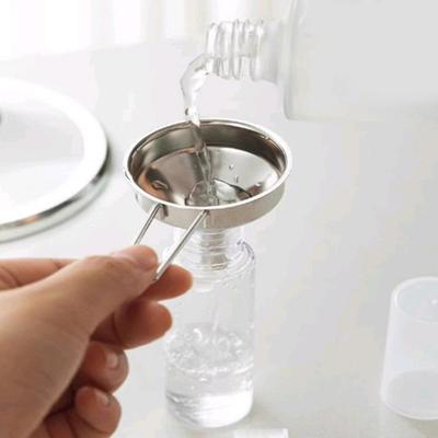 Mini-Trichter aus Edelstahl mit langem Griff, glatt, schmutzabweisend, Küchentrichter für Flüssigkeiten, trockene Zutaten, Metalltrichter zum Kochen, ätherische Öle