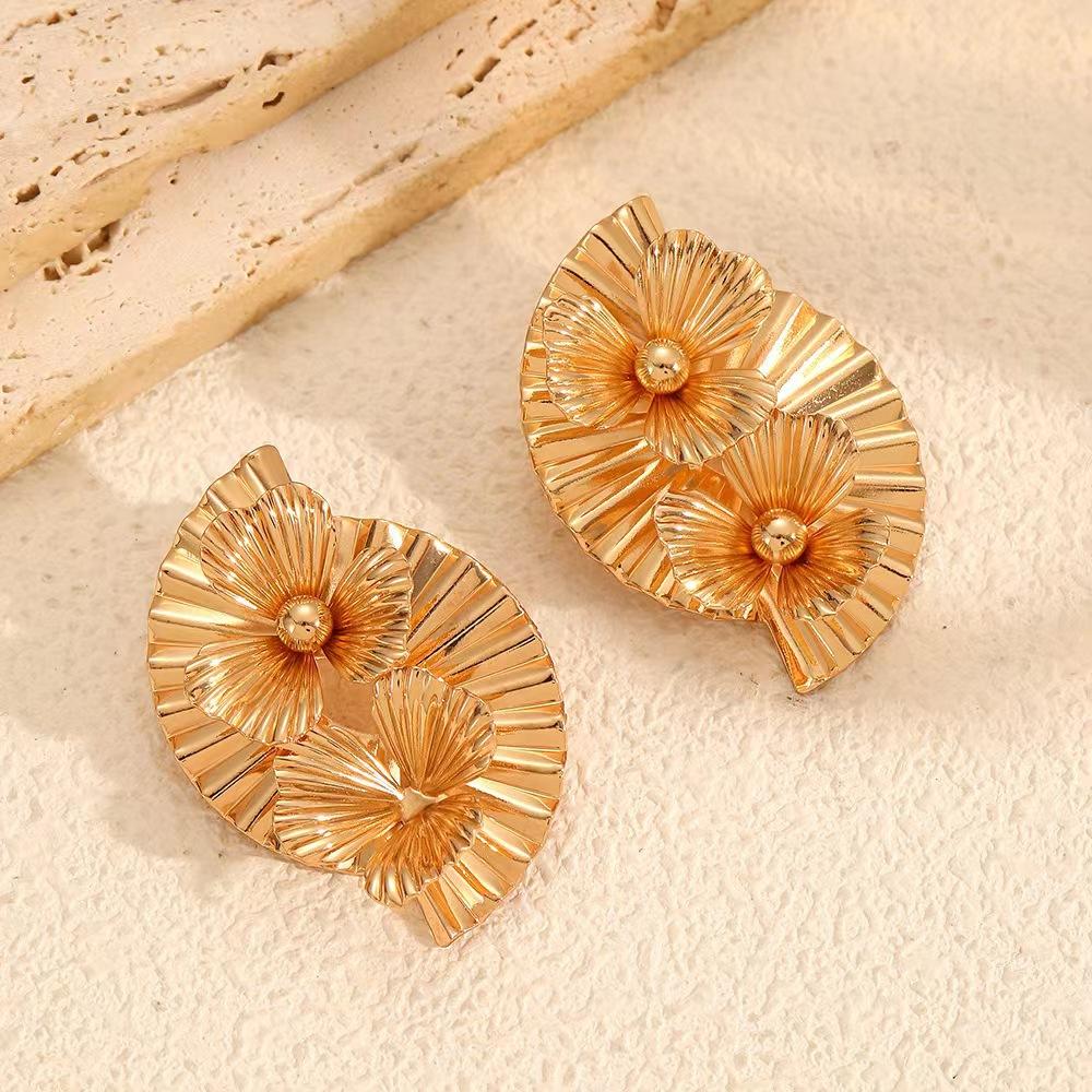 Wind simple earrings premium sense metal flower stud earrings retro court style earrings