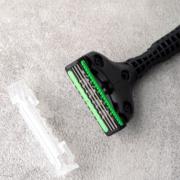 Aparat de ras Schick Extreme cu 3 lame (4 pachete)