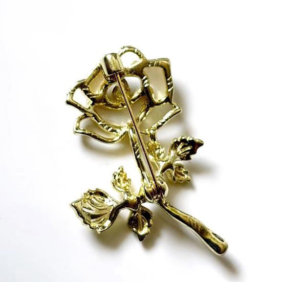 Broche para Mujer Hueco Diseño de Flor Rosa 3D Pin de Aleación Insignia para Trajes Abrigos Jerseys Accesorio de Viaje Diario