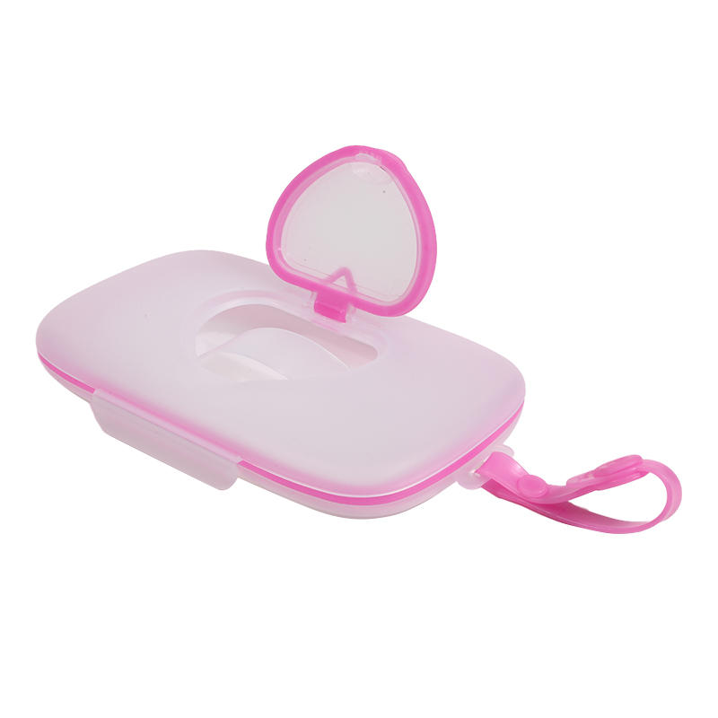 1PC PP Material Portable Heart-Shaped Wet Wipe And Mask Storage Box with Snap Closure for Kids Travel Tissue Holder