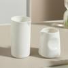 1Pc White Ceramic Coffee Milk Jar Needle Nosed Cup Milk Jug Saucepan Sauce Cup Coffeeware Milks Pot Seasoning Pots