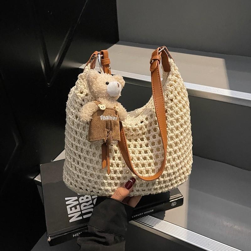 Summer straw bag women 2025 summer new trendy shoulder seaside versatile beach bag Mori straw bag woven bag women