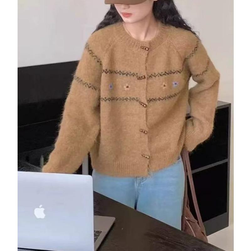 

Осень и зима новый ретро свитер с круглым вырезом кардиган женский нежный ветер свободный ленивый ветер вязаное крючком пальто женское кофейный