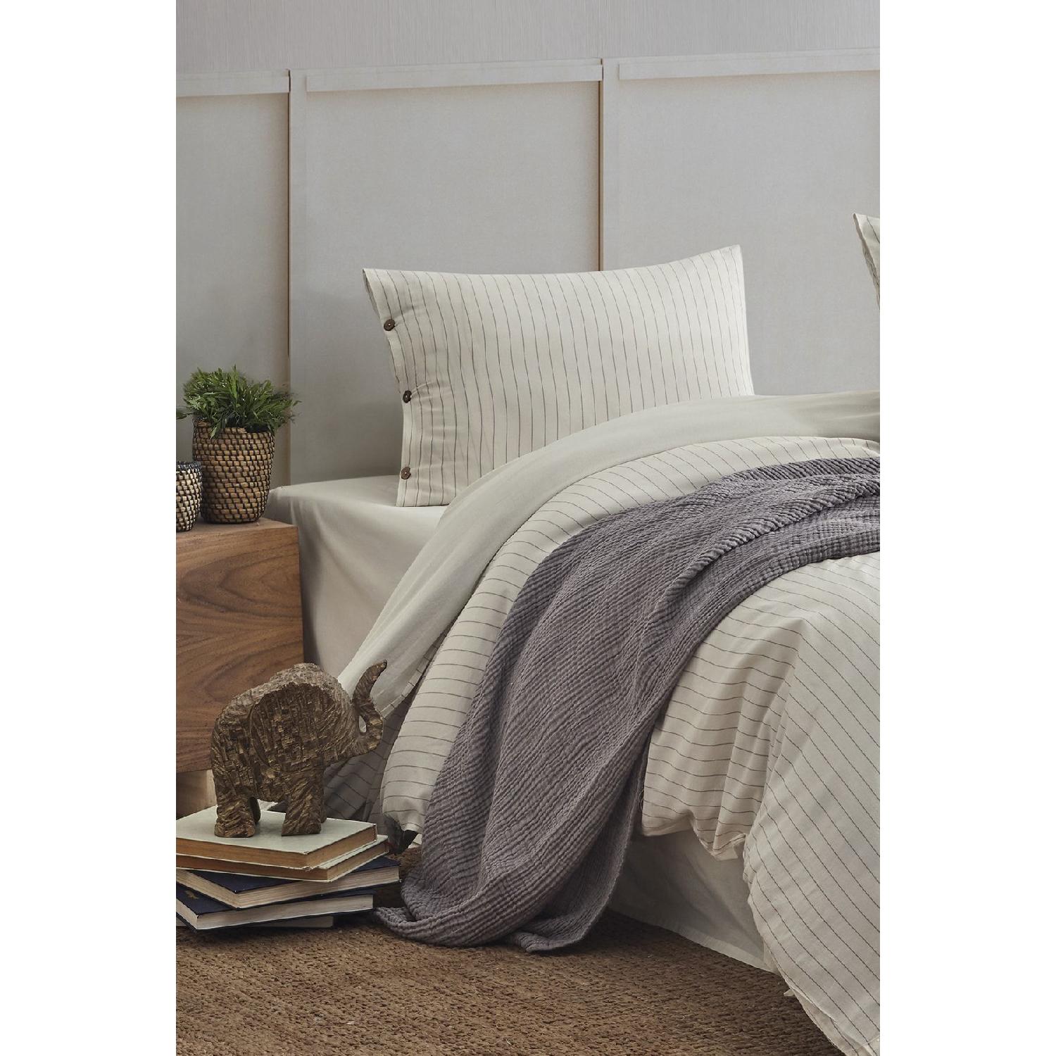 

Легко утонченный комплект коричневых двойных моющихся пододеяльников с краской в ​​пряже