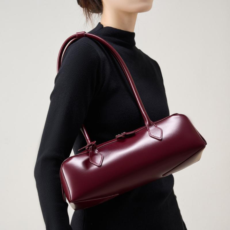 Niche Design Single Shoulder Large Capacity Cowhide Underarm Bag Long Red Baguette Bag Women