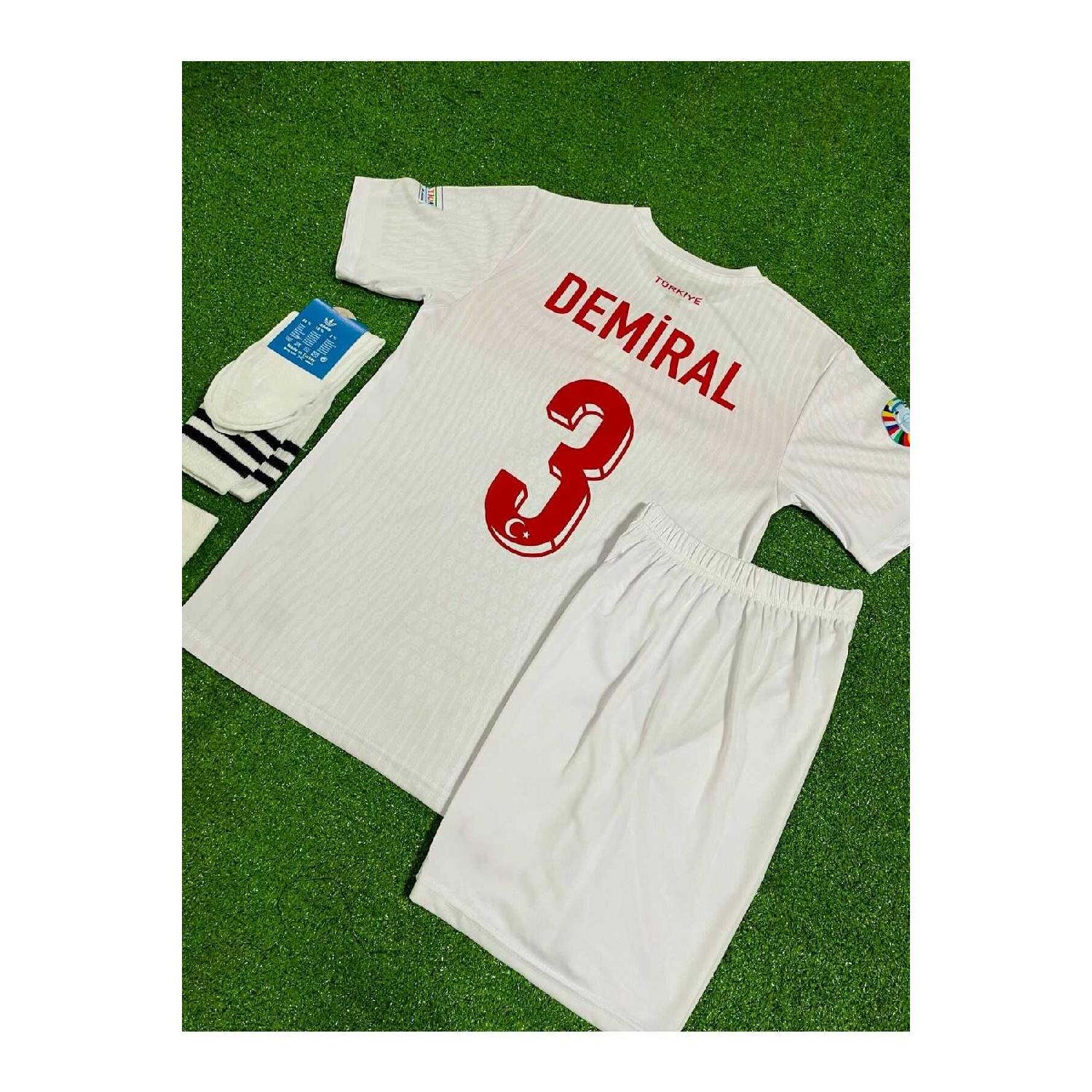 

Комплект из 4 детских футболок Merih Demiral национальной сборной Trkiye Евро-2024 (белый) 3-4 Yaş белый