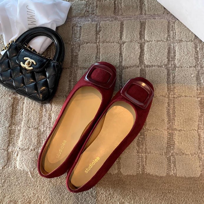 Sheepskin version~ Gentle wind leather square head shallow mouth single shoes women's new versatile and not tired foot square buckle commuter flats