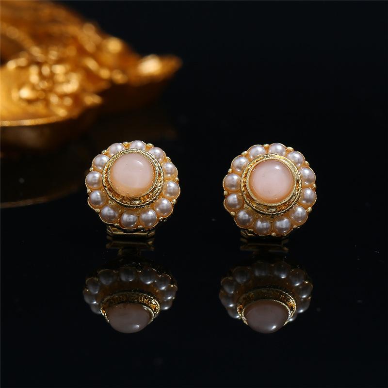 Vintage Baroque pearl crystal stud earrings feminine elegance court style earrings trendy simple earrings