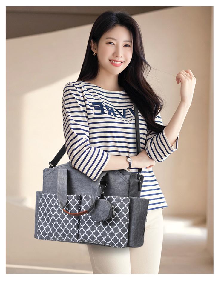 Mom & Baby Lightweight Tote: Single Shoulder Mummy Bag with Inner Divider for Travel & Commute