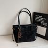 Leisure work commuter bag women's large-capacity new student versatile shoulder shopping bag fashionable tote bag