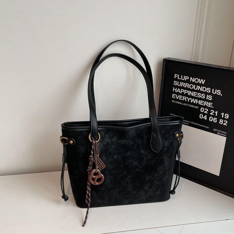 Leisure work commuter bag women's large-capacity new student versatile shoulder shopping bag fashionable tote bag