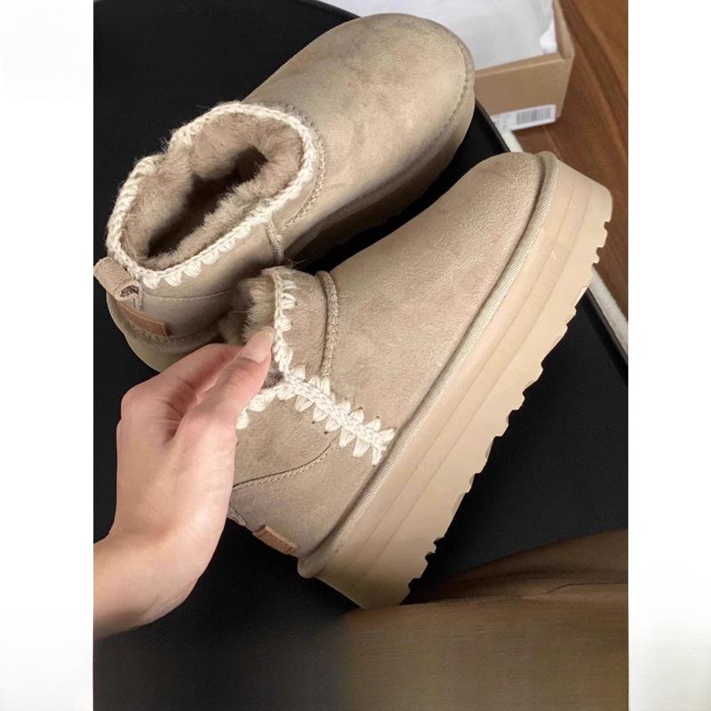 Thick-soled snow boots women's fur integrated 2025 new winter piled thickened warm short boots bread cotton shoes