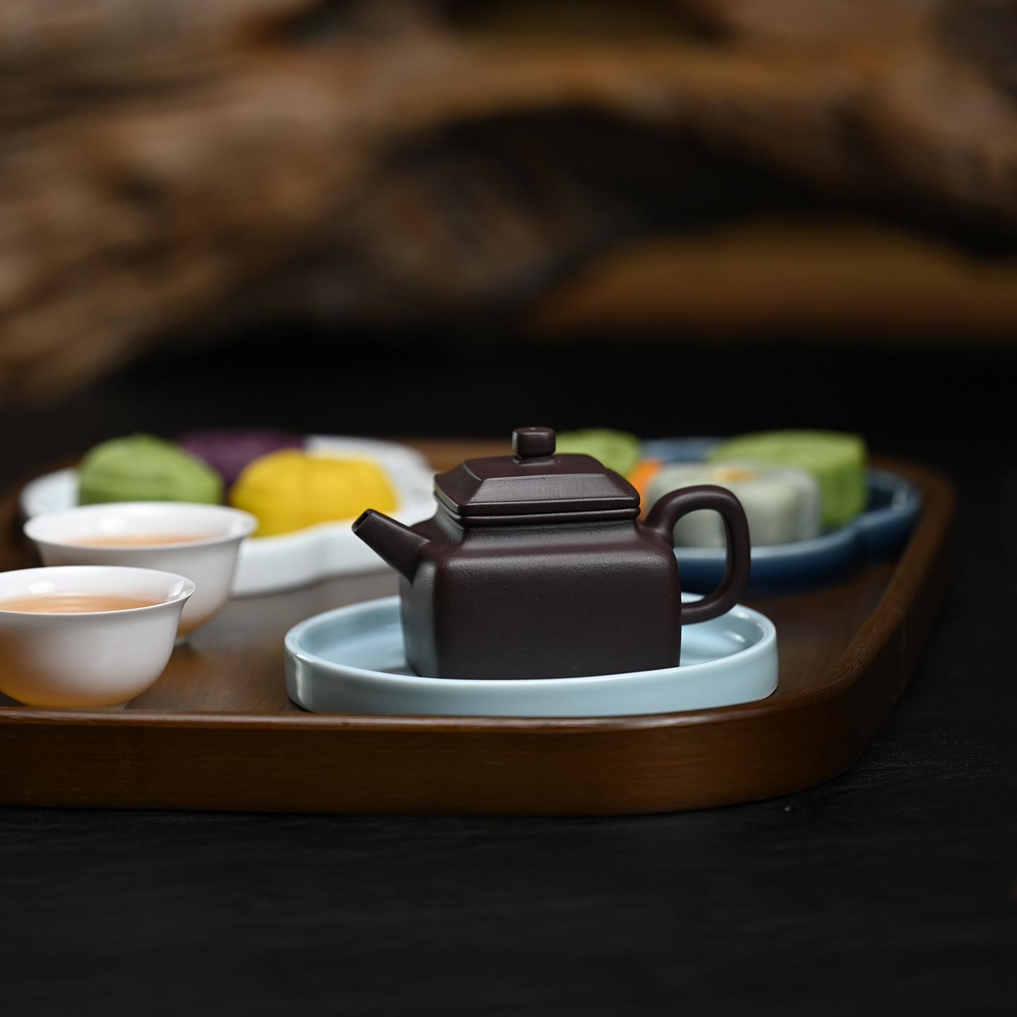 

130ml Aesthetic Yixing Purple Clay Teapots Master Handmade Square Pot Raw Ore Purple Mud Tea Brewing Kettle Zisha Tea Set Craft