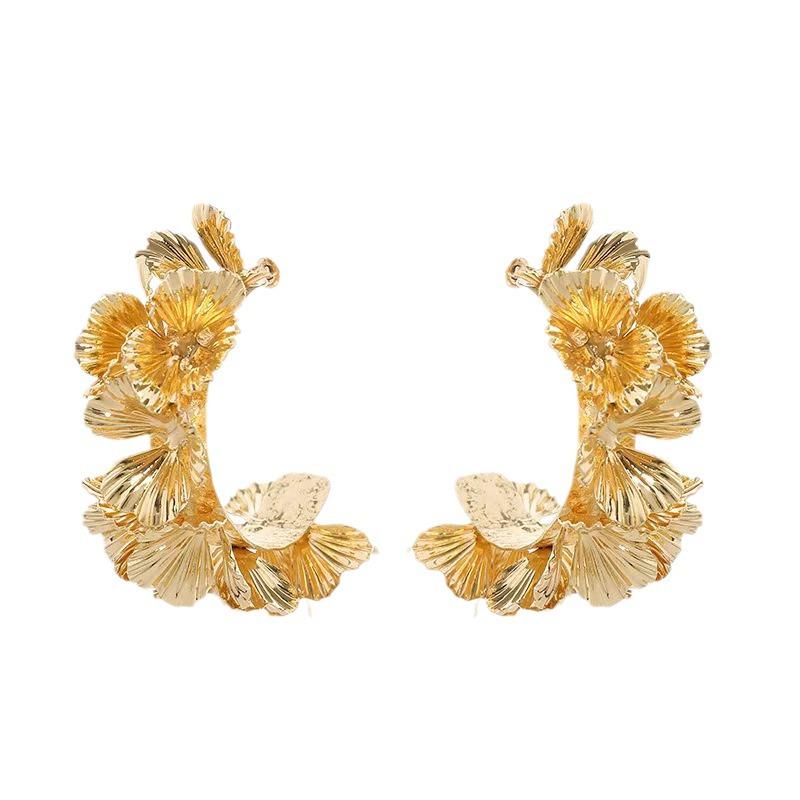 Europäische und amerikanische Retro 3D Blumen C-förmige Ohrringe - Damen Exaggerated Style Schmuck