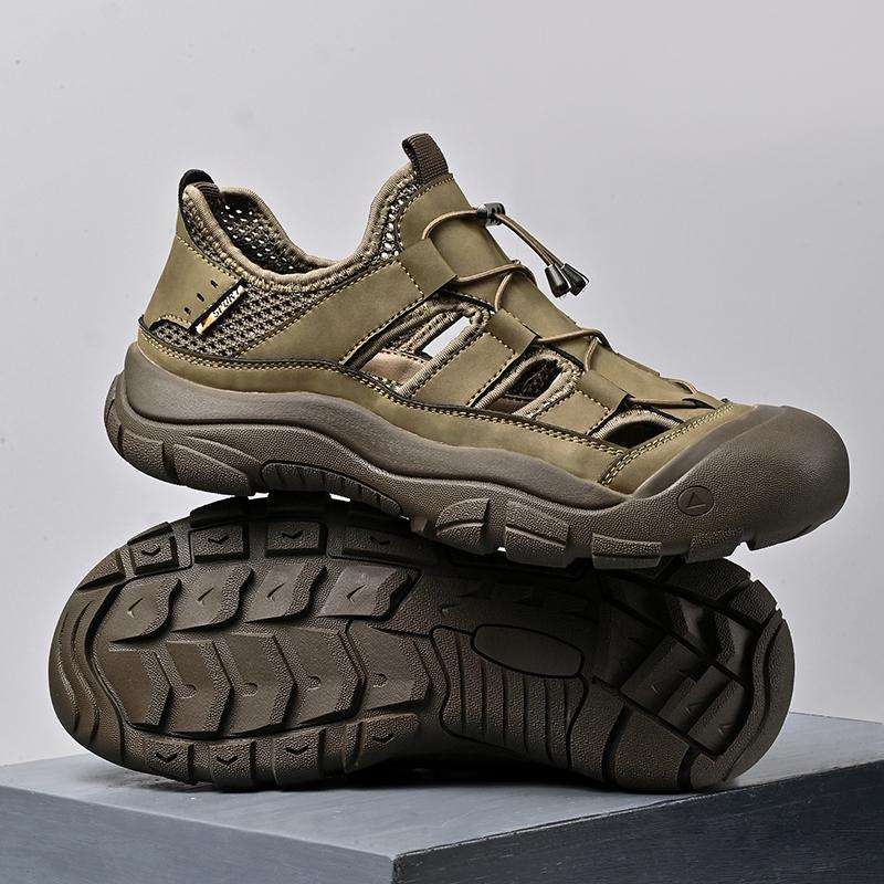 Fashion Hollow Out Summer Men's Sandals Ultra-light Mens Casual Shoes Outdoor Male Besch Shoes Anti-collision Toe Roman Shoes Sneakers